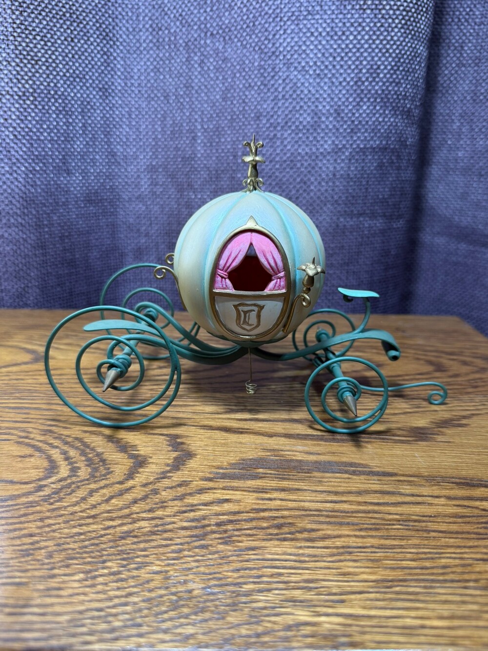 Cinderella - An Elegant Coach For Cinderella